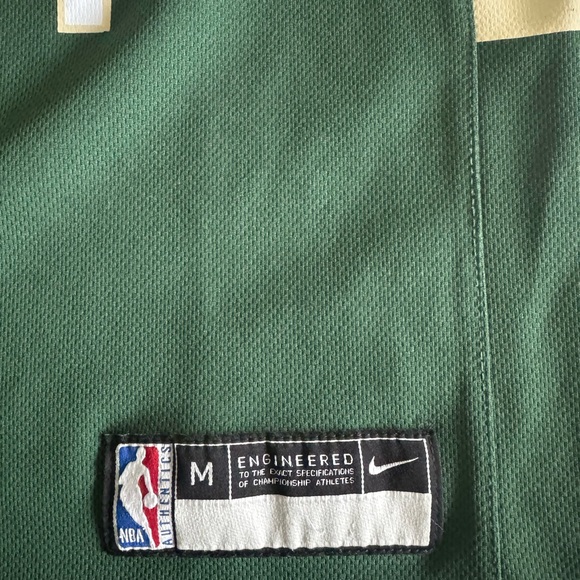 Milwaukee Bucks, Giannis Sina Ugo Antetokounmpo jersey. Youth Medium (5-6). - Picture 3 of 4